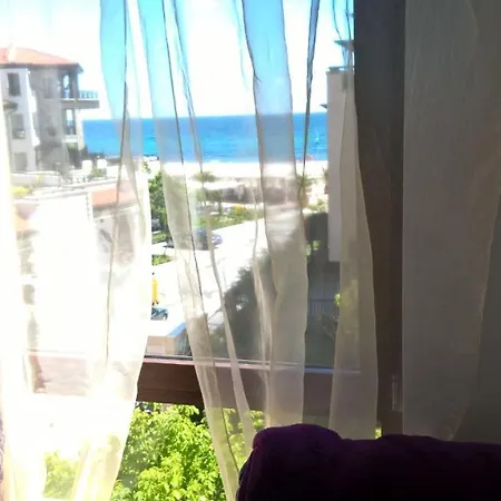 Oasis Club, Kras 2 Bed *