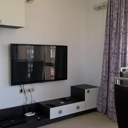 Oasis Club, Kras 2 Bed *