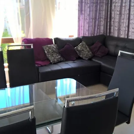 Oasis Club, Kras 2 Bed Lozenec